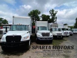 
										2019 HINO 258 26ft box truck w/sleeper w/liftgate full									