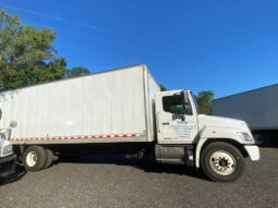 
										2019 HINO 258 26ft box truck w/sleeper w/liftgate full									