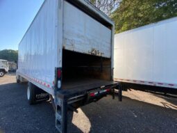 
										2019 HINO 258 26ft box truck w/sleeper w/liftgate full									