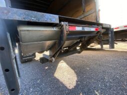 
										2019 HINO 258 26ft box truck w/sleeper w/liftgate full									