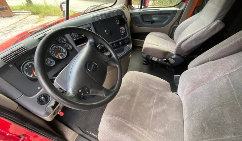 
								2015 Freightliner cascadia semi truck automatic dd15 full									