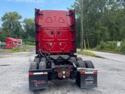 
										2015 Freightliner cascadia semi truck automatic dd15 full									