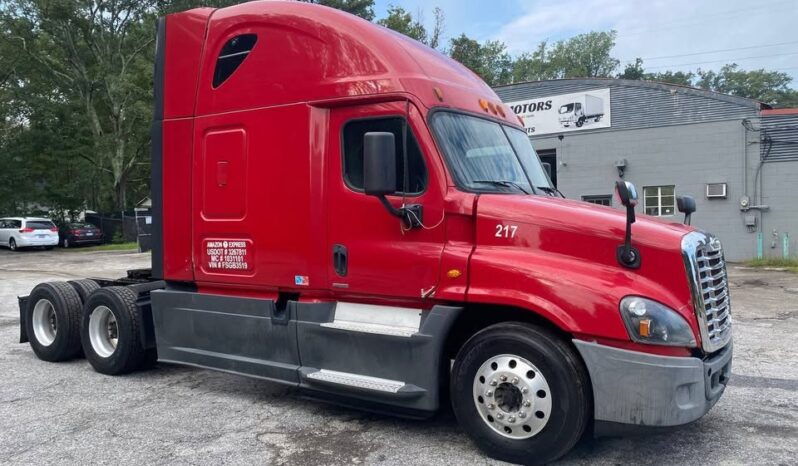 
								2015 Freightliner cascadia semi truck automatic dd15 full									
