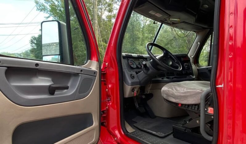 
								2015 Freightliner cascadia semi truck automatic dd15 full									