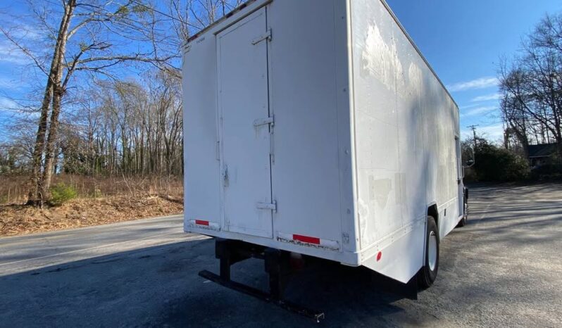 
								2002 Isuzu ftr side door van truck full									