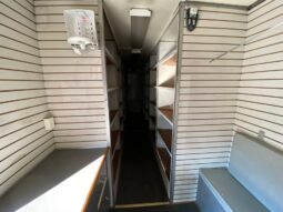 
										2002 Isuzu ftr side door van truck full									