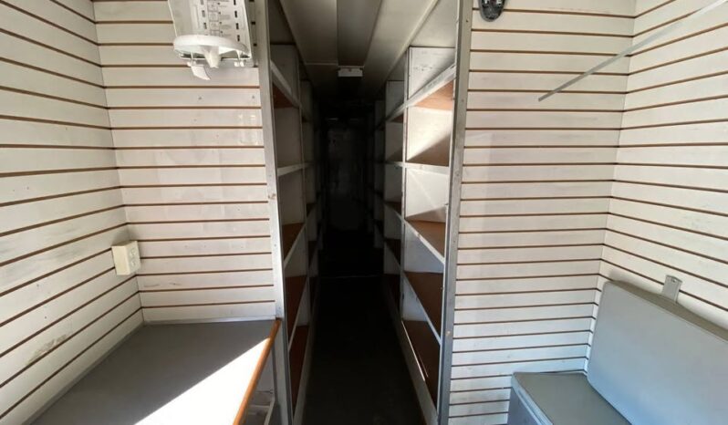 
								2002 Isuzu ftr side door van truck full									