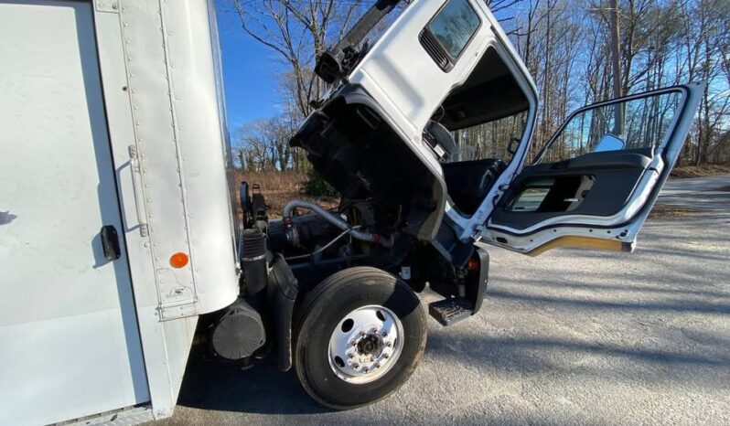 
								2002 Isuzu ftr side door van truck full									