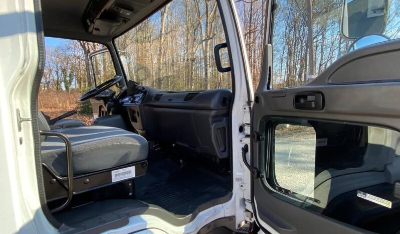 
								2002 Isuzu ftr side door van truck full									