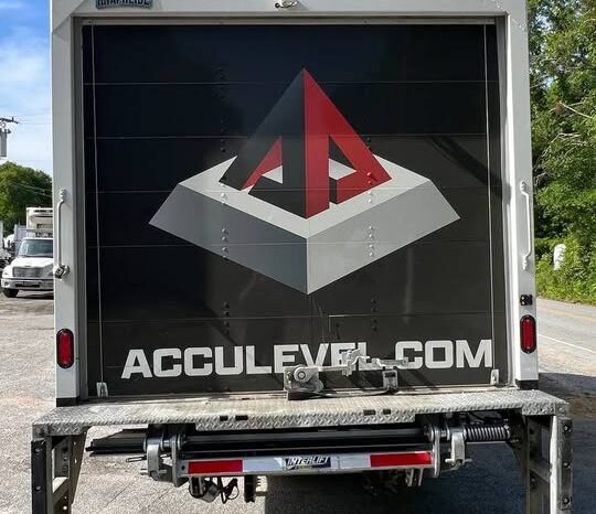 
								2026 Isuzu npr 14ft box truck w/liftgate crew cab full									
