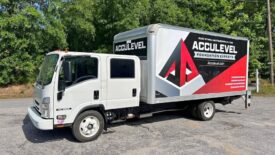 2026 Isuzu npr 14ft box truck w/liftgate crew cab