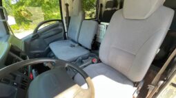 
										2019 Isuzu 14ft landscaper dump truck full									