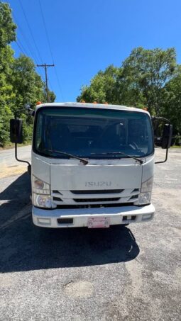 
										2019 Isuzu 14ft landscaper dump truck full									