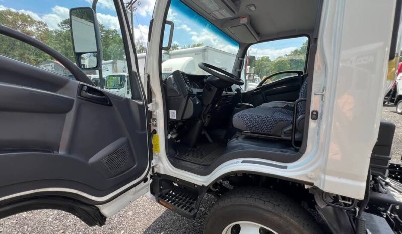 
								2024 Isuzu nrr roll-off dump truck full									