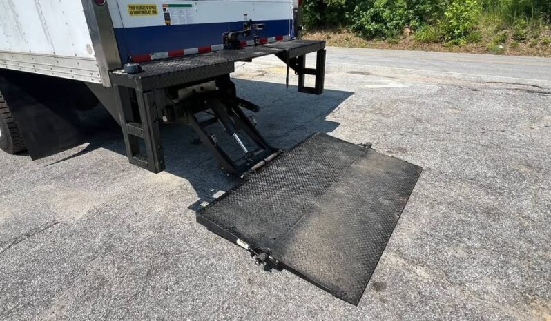 
								2023 Freightliner 26ft moving box truck side door liftgate full									