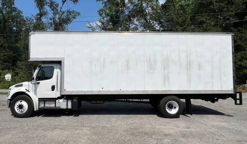 
								2023 Freightliner 26ft moving box truck side door liftgate full									
