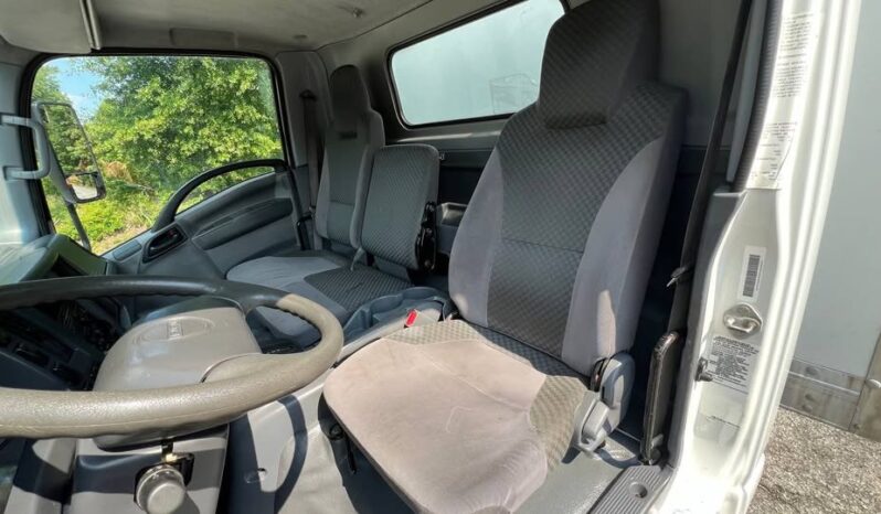 
								2013 Isuzu npr 20ft box truck full									