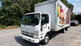 2013 Isuzu npr 20ft box truck