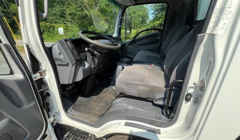 
								2013 Isuzu npr 20ft box truck full									