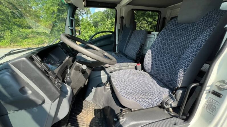 
								2024 Isuzu 16 ft crew cab landscaper box truck full									