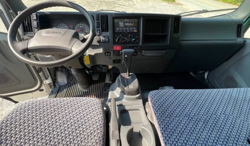 
								2024 Isuzu 16 ft crew cab landscaper box truck full									