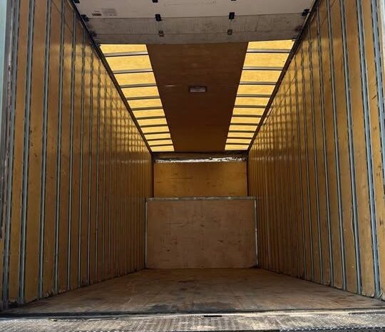 
								2023 Freightliner 26ft moving box truck side door liftgate full									