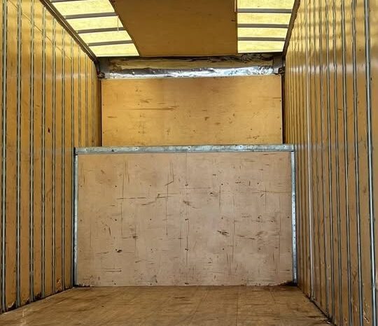 
								2023 Freightliner 26ft moving box truck side door liftgate full									