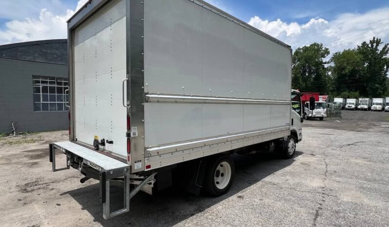 
								2024 Isuzu 16 ft box truck w/liftgate full									