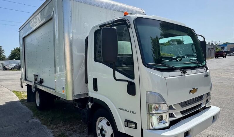 
								2025 Chevrolet 4500 lcf 18ft box truck side roll up door w/liftgate full									