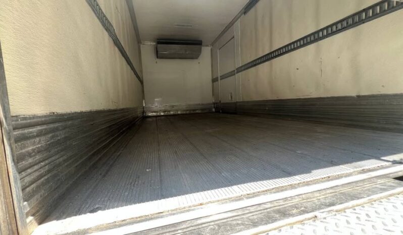 
								2020 HINO 195 16ft refrigerated box truck 80k miles side door liftgate full									