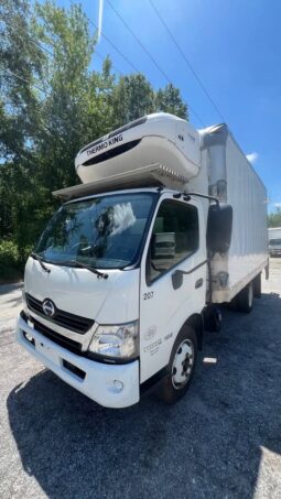 
										2020 HINO 195 16ft refrigerated box truck 80k miles side door liftgate full									