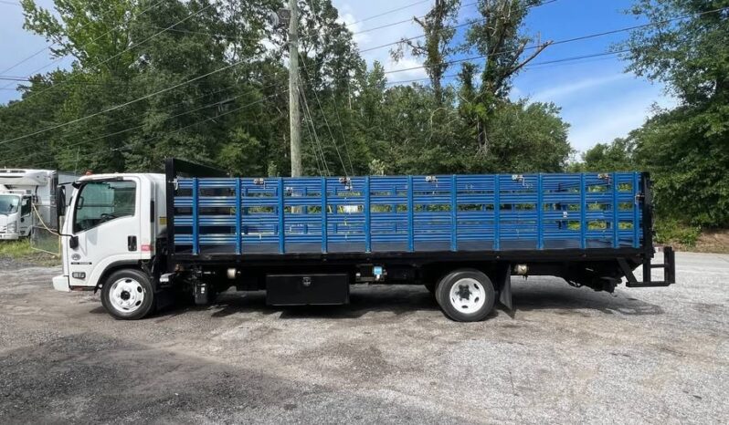 
								2017 Isuzu NRR 24ft flatbed stake body truck w/liftgate full									