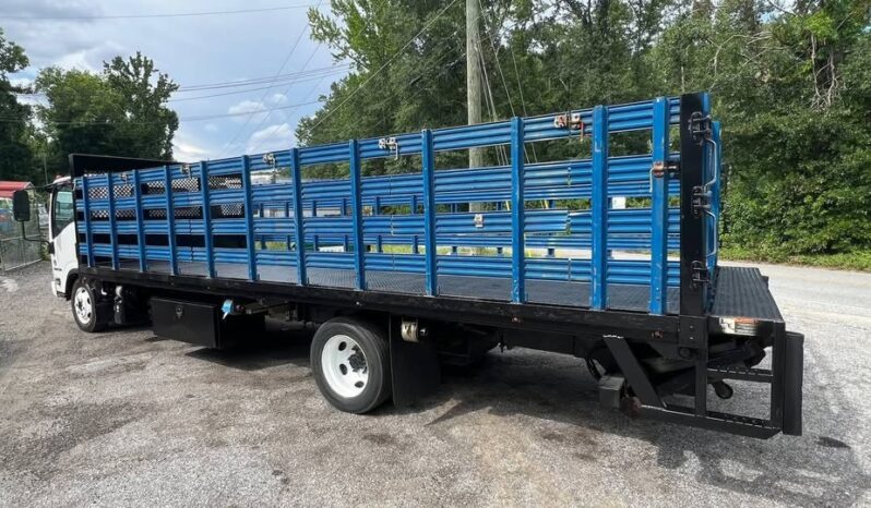 
								2017 Isuzu NRR 24ft flatbed stake body truck w/liftgate full									