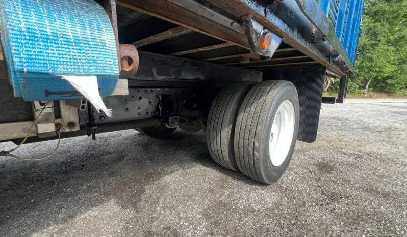 
								2017 Isuzu NRR 24ft flatbed stake body truck w/liftgate full									
