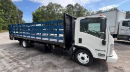 
										2017 Isuzu NRR 24ft flatbed stake body truck w/liftgate full									