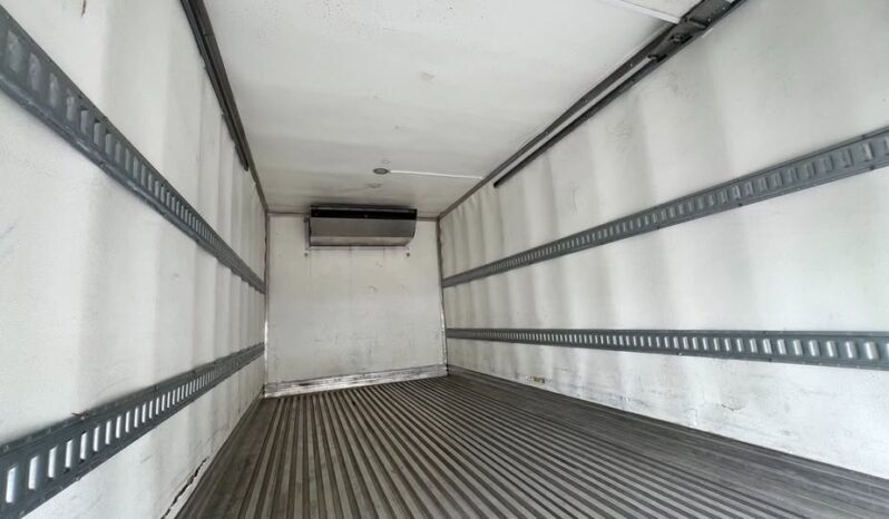 
								2022 Isuzu 16ft refrigerated van w/liftgate THERMOKING full									