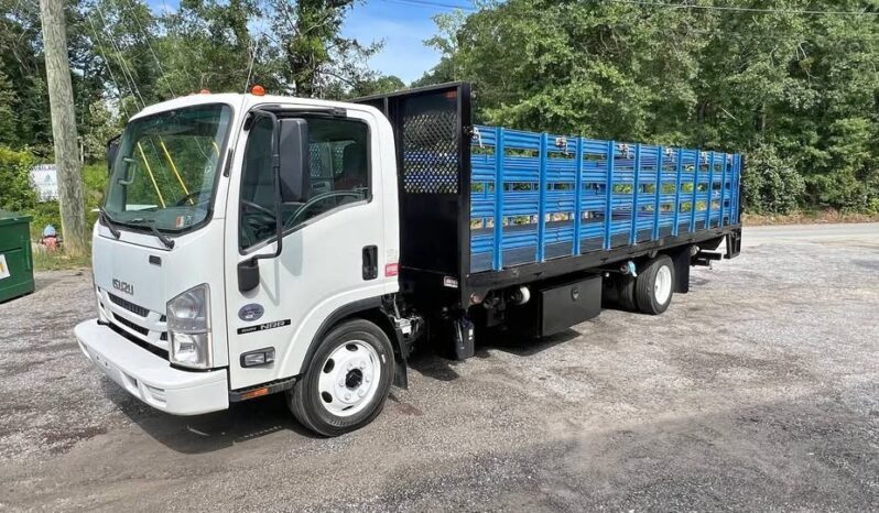 
								2017 Isuzu NRR 24ft flatbed stake body truck w/liftgate full									