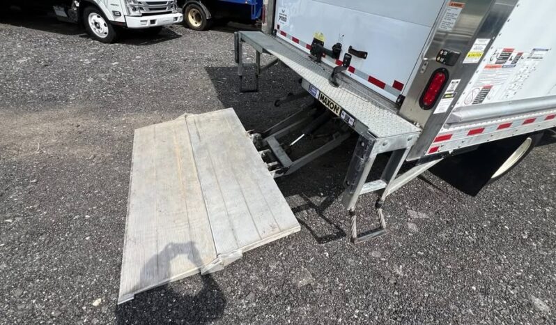 
								2022 Isuzu 16ft refrigerated van w/liftgate THERMOKING full									