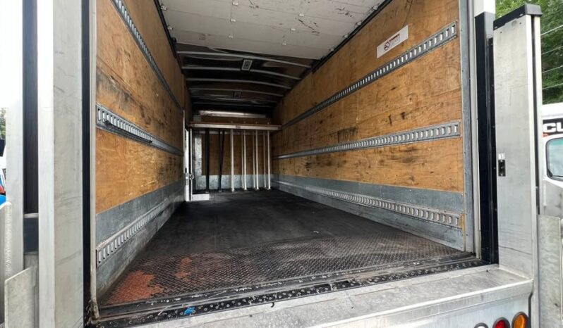 
								2022 Isuzu NPR HD 20ft box truck side door w/liftgate full									